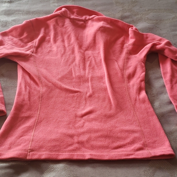 Coral Pink Patagonia fleece - Picture 3 of 3